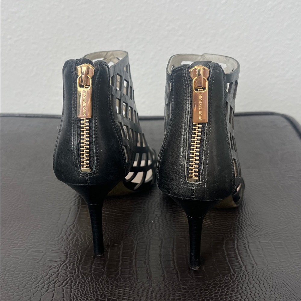 MICHAEL KORS Black Strappy Heeled Sandals - Picture 4 of 5